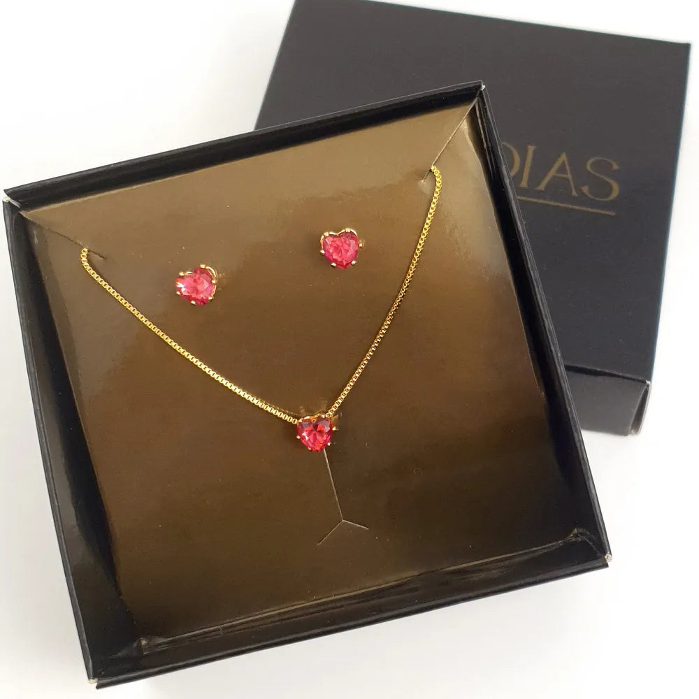 Conjunto Coração com Zircônias Folheado a Ouro 18K + Caixa